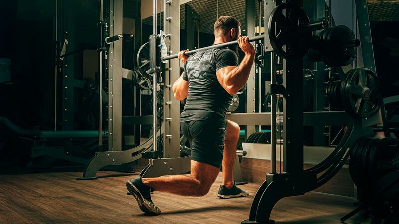 Muere joven en el gimnasio tras caerle 65 kilos en la cabeza