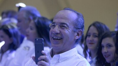 Felipe Calderón quiere persuadir a los millones de electores que votaron por AMLO a que se unan a su causa