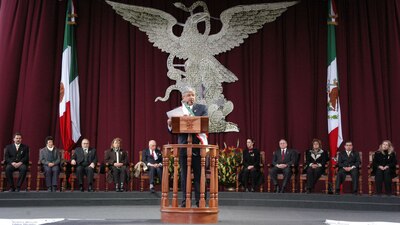 AMLO le pidió a los mexicanos en noviembre de 2006 que todos fueran parte del gobierno del pueblo