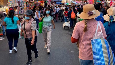 Los capitalinos se sienten más contentos con la época navideña por reunirse con familia