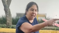VIDEO: Mujer agrede a vigilantes de privada por traer ‘pulsera del diablo’, la apodan ‘Lady Satánica’