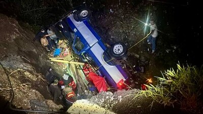 Peregrinos que viajaban rumbo a Chalma cayeron en un socavón y luego en un barranco