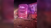 Muere un bebé y seis personas más en un choque entre un autobús y un tráiler en Perote, Veracruz