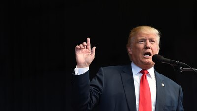 Trump firmó ayer la orden para iniciar la construcción del muro