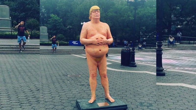 ¿Sabías que hubo una estatua de Donald Trump desnudo? Aquí te contamos los detalles