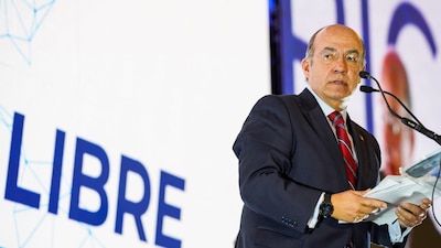 CIUDAD DE MÉXICO, 30SEPTIEMBRE2026.- El ex presidente de México, Felipe Calderón Hinojosa participó en el Foro “América Libre Unidos Por la Democracia” que concentró a diversas personalidades y representantes de la derecha latinoamericana.
FOTO: GALO CAÑAS/CUARTO
