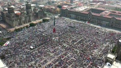 Luce abarrotada para recibir al presidente López Obrador y a su último informe