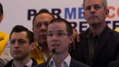 Un grupo de intelectuales, políticos y periodistas considera que no existe verdadera autonomía en la PGR