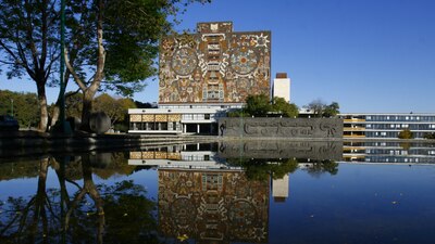 La biblioteca central de la Universidad Nacional Autónoma de México