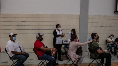 Cuauhtémoc y Xochimilco tendrán sus dosis de vacunación para personas de 40-49 años