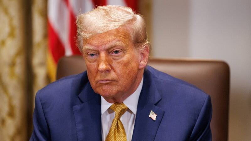 “¿Siguen hablando de él?“: Trump enfurece tras pregunta sobre la muerte de Jeffrey Epstein