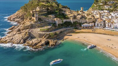 Una mujer cayó del acantilado cercano al castillo de Tossa de Mar