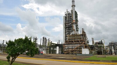 Pemex es la petrolera más endeudada del mundo y enfrenta la peor crisis de liquidez de sus 85 años de historia