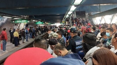 Los usuarios se quejaron en redes sociales por los retrasos en los andenes