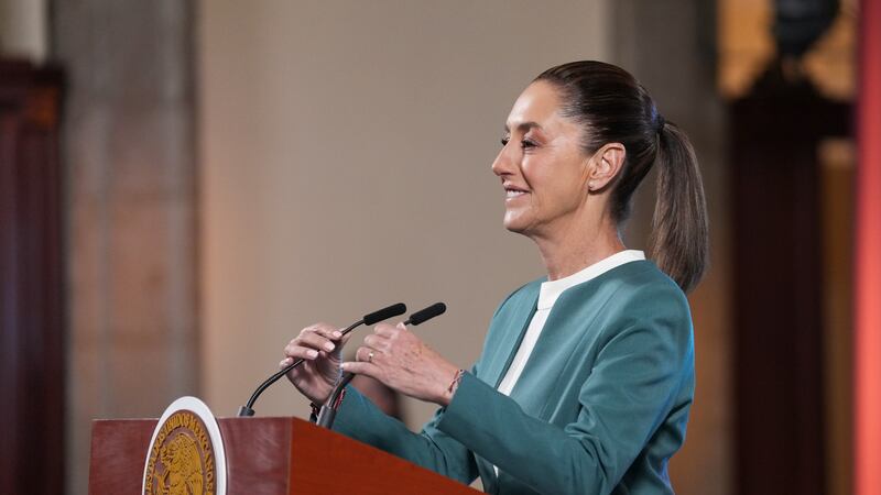 “Sí hackearon mi teléfono y mi correo electrónico”: Sheinbaum