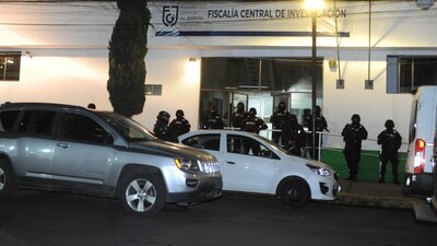 Habrían realizado diversos depósitos de dinero del organismo a cuentas bancarias