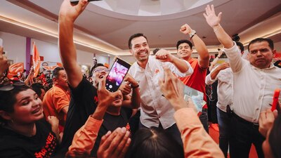 Máynez busca mejores condiciones laborales