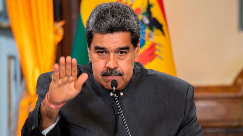 Ilegítimo, intercambiar presos por deportados: Maduro a Bukele