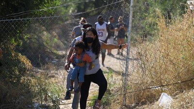 Este miércoles también salieron dos aviones con migrantes deportados hacia el sureste del país