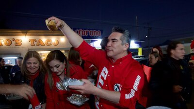 En la marcha a favor del INE, pues están en contra del 'Plan B'