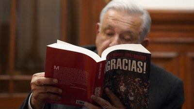 El presidente recitó el poema que viene en su último libro