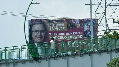 Ricardo Monreal indicó que en sus recorridos ha contado "miles" de anuncios