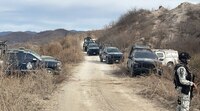 Mueren 2 niñas y 4 adultos en fuego cruzado entre militares y grupo armado en Sinaloa