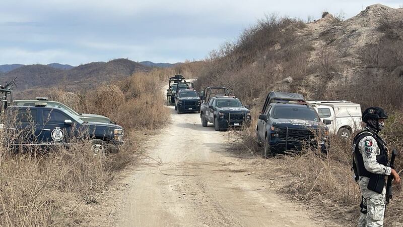 Mueren 2 niñas y 4 adultos en fuego cruzado entre militares y grupo armado en Sinaloa