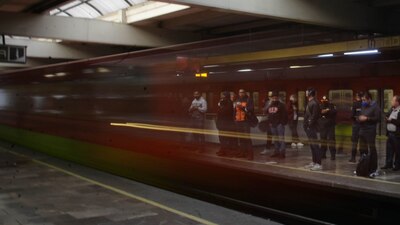 El Metro reconoce que el servicio de la Línea 9 es lento y hay saturación deste Pantitlán