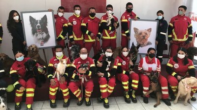 Los binomios del equipo de rescate estuvieron presentes en el homenaje a Athos y Thango