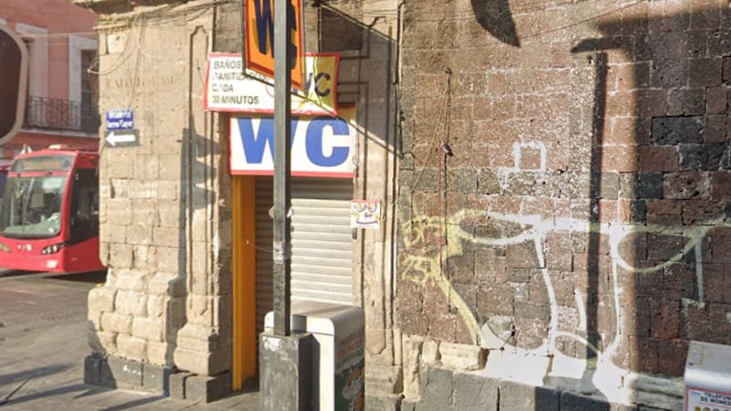 Muere mujer en baños públicos del Centro Histórico