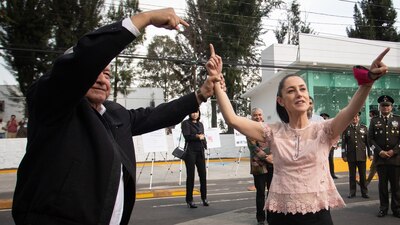 El presidente Andrés Manuel López Obrador mostró su apoyo a favor de la jefa de Gobierno, Claudia Sheinbaum.