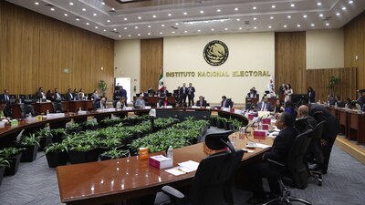 Así lució la última sesión ordinaria del INE con la presencia de Edmundo Jacobo.