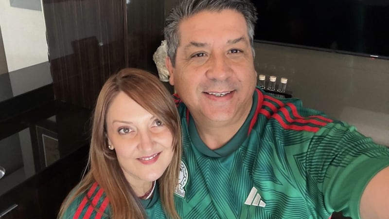 Cabeza de Vaca presume asistencia al partido del Mundial de Francia vs. España