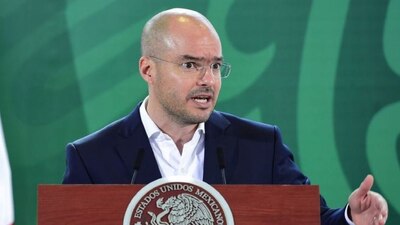 El exfuncionario llegó a las 14 horas a las instalaciones de la FISEL en CDMX