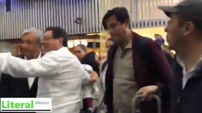 El presidente recibió un reclamo por parte de un ciudadano mientras se tomaba fotos con sus seguidores