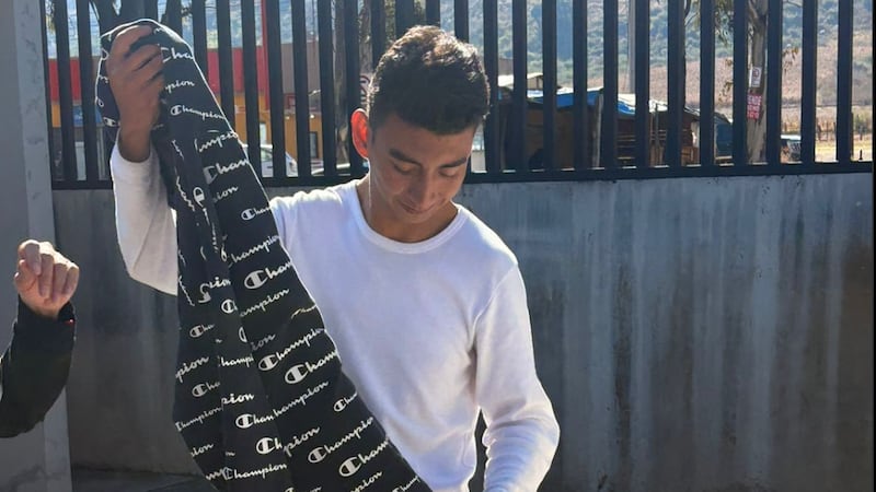 Liberan a Raúl Meza, joven detenido durante protesta por el asesinato de Carlos Manzo