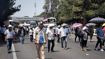 De Morelos a CDMX campesinos realizan una marcha rumbo a Palacio Nacional, en sentido contrario piden justicia por Lesly Martínez Colín