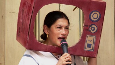 En 2006 fue una de las encargadas de las acciones de la resistencia civil pacífica