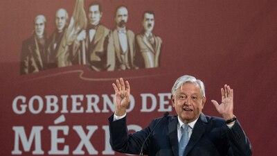 El presidente mexicano quiere que los servidores públicos ganen menos de lo que actualmente perciben