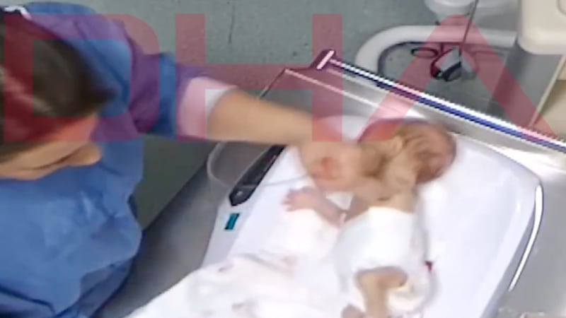 VIDEO: Exhiben a enfermera que maltrata a bebé; golpes le provocan discapacidad física y mental