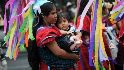 Indígenas y personas de piel morena son de los más discriminados