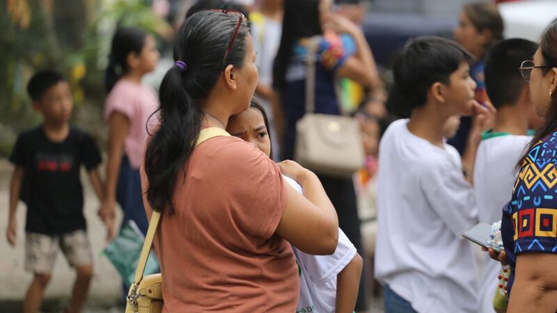 Potentes terremotos en Filipinas activan alerta de tsunami y dejan al menos 6 fallecidos