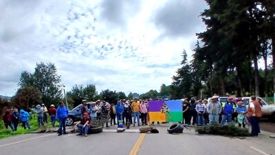 Tomaron una caseta de la autopista federal que une Morelia con el puerto de Lázaro Cárdenas