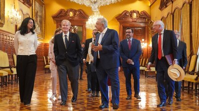 AMLO les dio un recorrido por Palacio Nacional