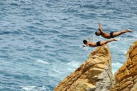 Clavadistas de La Quebrada rompen récord Guinness por el ‘salto más alto del mundo’