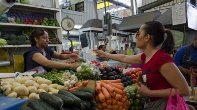 Los hogares del país invierten la mayor cantidad de sus ingresos en alimentos y bebidas