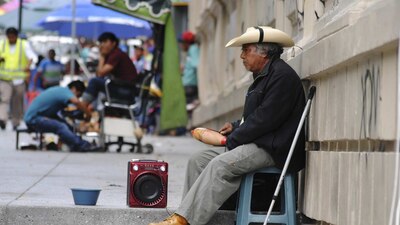 Los mexicanos sienten que la economía no va por buen rumbo y que las cosas empeorarán