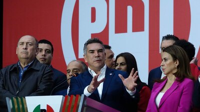En julio se votó en el PRI, para que pueda quedarse al frente del partido hasta 2030