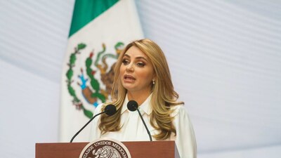La actriz mexicana dijo que al expresidente Peña Nieto siempre le entregó su amor